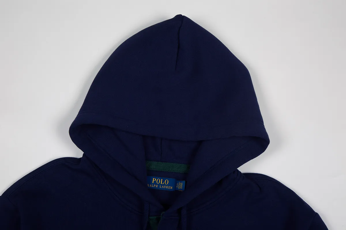 P280 White background picture [Hot new product] Style number: 25119# Color: Navy blue/off-white Size: S to XL - Ralph Lauren/Ralph Lauren 2025FW new autumn and winter Big Pony 20th anniversary badge embroidered open-chest deconstructed hooded fleece sweatshirt - 100% restoration 380g 100% pure cotton heavy-grain cloud velvet ✅ - Deconstruction restoration Correct version Three-layer hidden partial tube placket ✅ - Reactive fixed-dye D65 raw cotton double herringbone belt with wide and narrow divisions ✅ - Rejection of overlays, single-color single version, precision embroidery ✅ - RL/25 autumn and winter new product 20 commemorative badge embroidered mascot sweatshirt, deconstructed half-open chest, different from the regular classic version, high-end and outstanding, built-in contrasting reactive dyed D65 raw cotton double herringbone belt, cloud-like heavy fleece bottom with autumn and winter attributes, really comfortable, cloud-like comfort, loose fit Available in two colors, can be made as a couple model, highly recommended